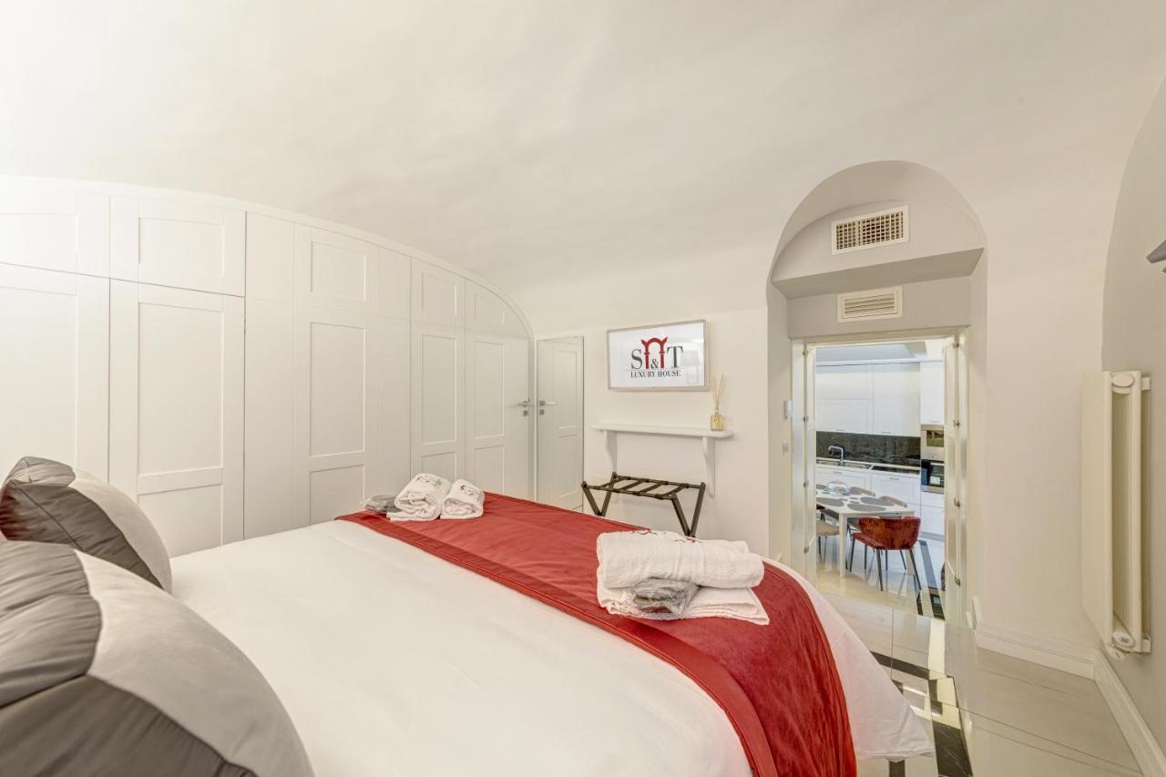 S&t Luxury House In Plebiscito Square Appartement Naples